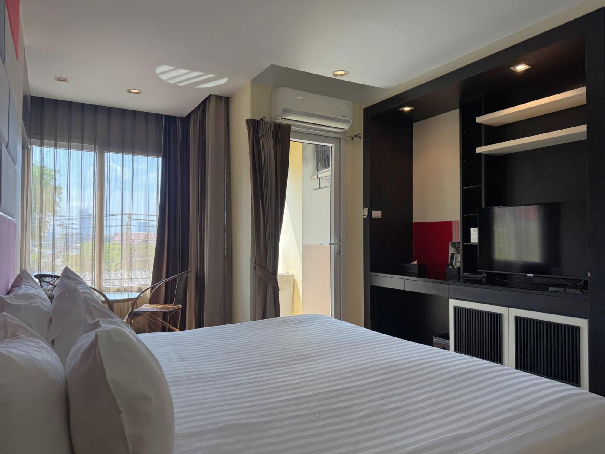 The Sunreno Hotel Sha Bangkok Luaran gambar